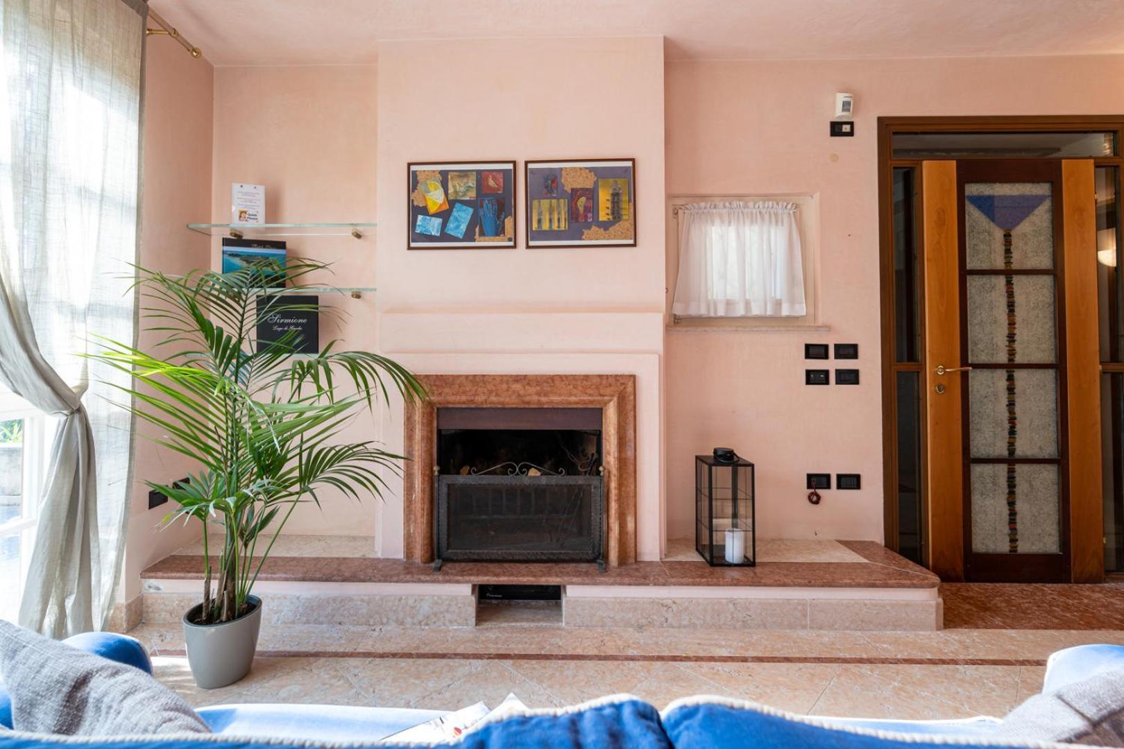 Hotel Desiree - Garda Lake Collection Sirmione Bagian luar foto
