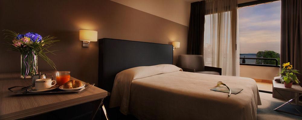Hotel Desiree - Garda Lake Collection Sirmione Bagian luar foto