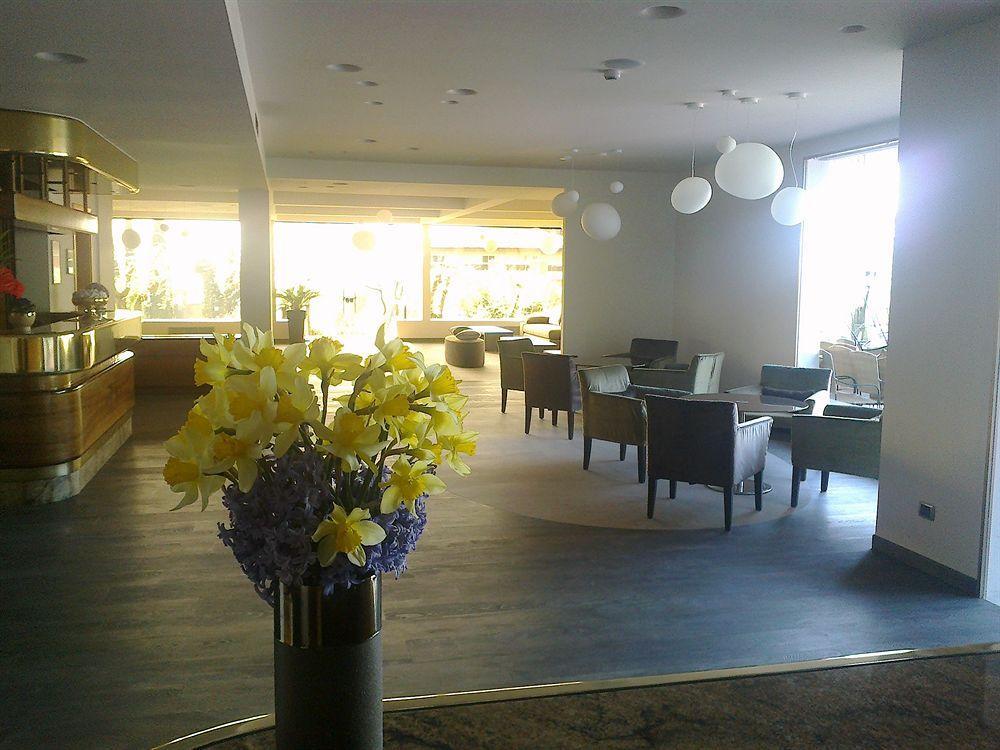 Hotel Desiree - Garda Lake Collection Sirmione Bagian luar foto