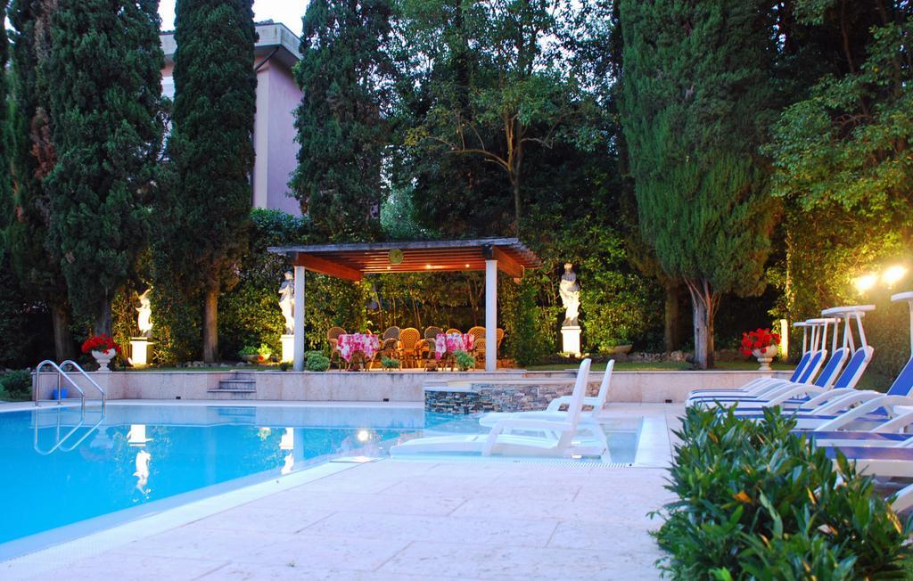 Hotel Desiree - Garda Lake Collection Sirmione Bagian luar foto