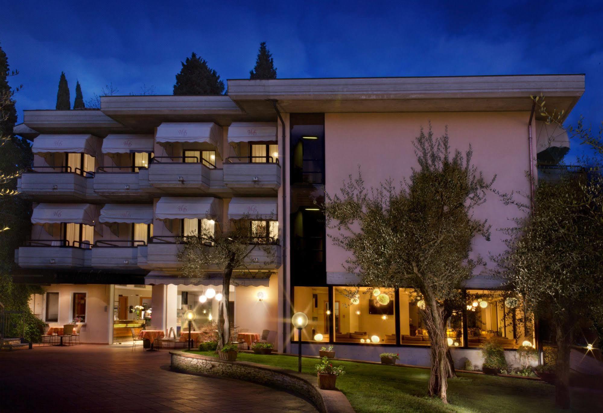 Hotel Desiree - Garda Lake Collection Sirmione Bagian luar foto