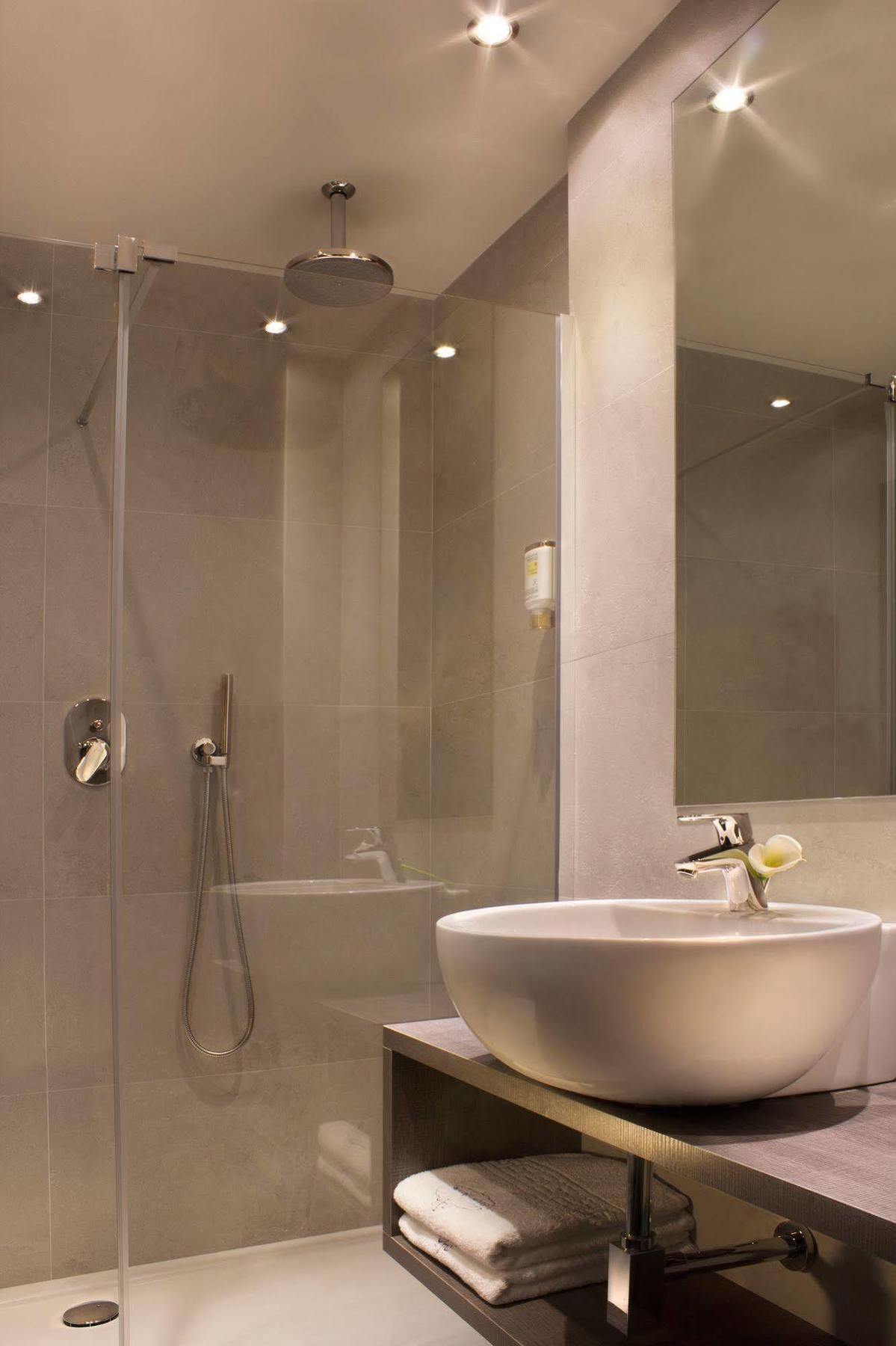 Hotel Desiree - Garda Lake Collection Sirmione Bagian luar foto