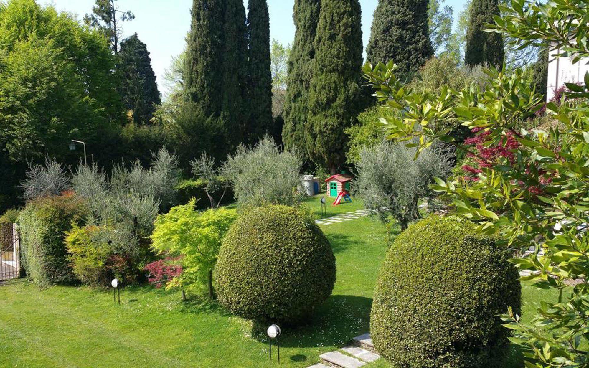 Hotel Desiree - Garda Lake Collection Sirmione Bagian luar foto