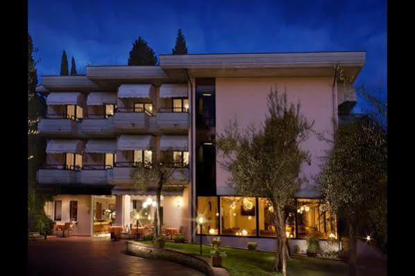 Hotel Desiree - Garda Lake Collection Sirmione Bagian luar foto
